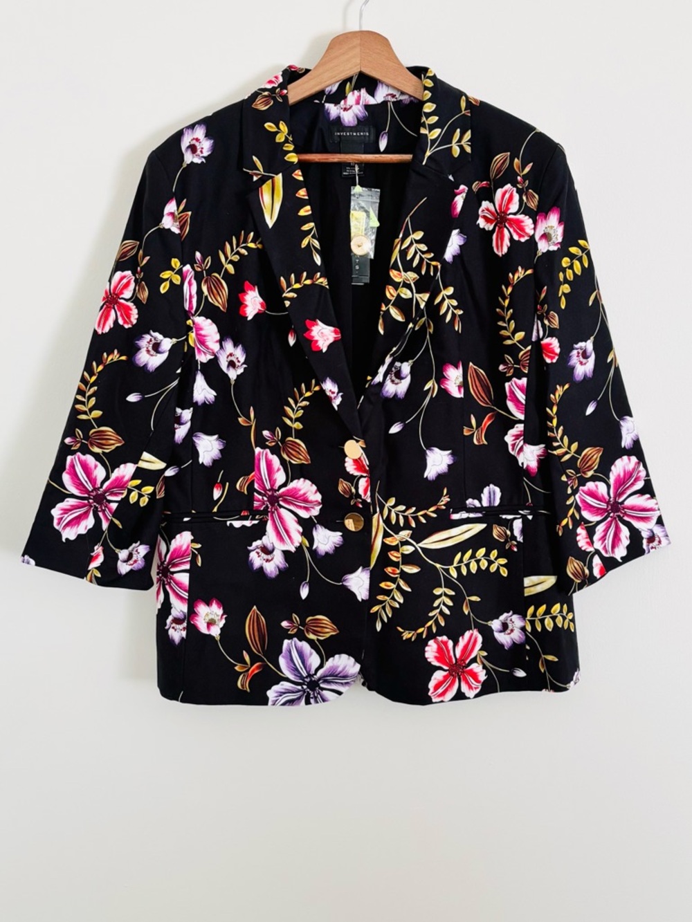 NWT Investments Blazer with Three-Quarter Length Sleeves in Black Floral Print